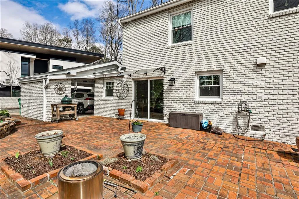 800 Glenairy Drive, Atlanta, Georgia 30328, 5 Bedrooms Bedrooms, ,3 BathroomsBathrooms,Residential,Sold,800 Glenairy Drive,7535879