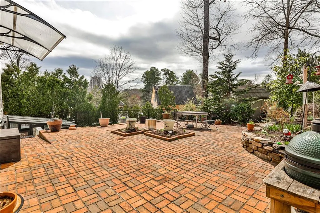 800 Glenairy Drive, Atlanta, Georgia 30328, 5 Bedrooms Bedrooms, ,3 BathroomsBathrooms,Residential,Sold,800 Glenairy Drive,7535879