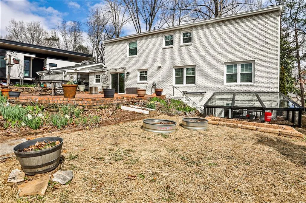 800 Glenairy Drive, Atlanta, Georgia 30328, 5 Bedrooms Bedrooms, ,3 BathroomsBathrooms,Residential,Sold,800 Glenairy Drive,7535879