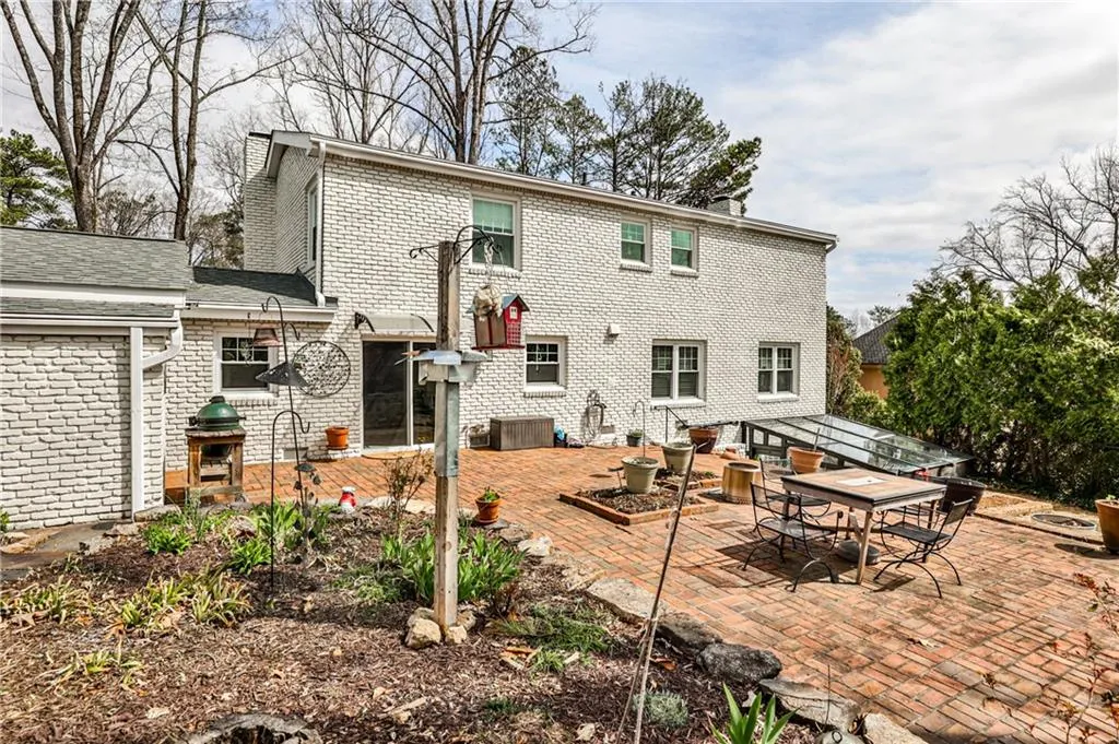 800 Glenairy Drive, Atlanta, Georgia 30328, 5 Bedrooms Bedrooms, ,3 BathroomsBathrooms,Residential,Sold,800 Glenairy Drive,7535879