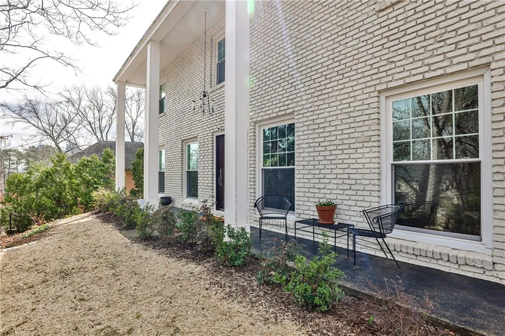 800 Glenairy Drive, Atlanta, Georgia 30328, 5 Bedrooms Bedrooms, ,3 BathroomsBathrooms,Residential,Sold,800 Glenairy Drive,7535879