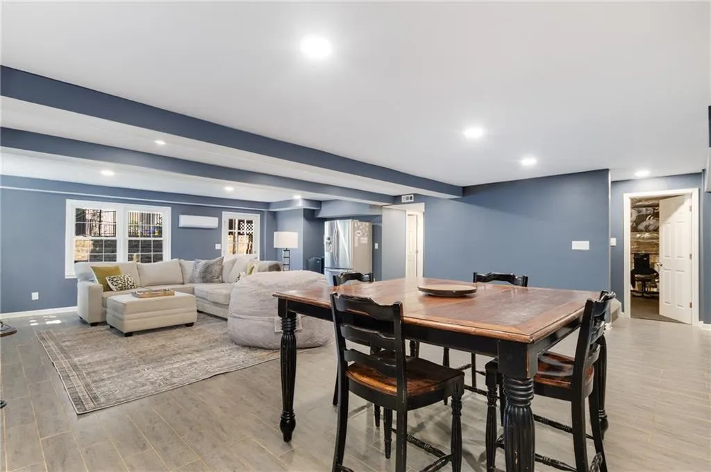 1655 Redbourne Drive, Sandy Springs, Georgia 30350, 4 Bedrooms Bedrooms, ,3 BathroomsBathrooms,Residential,For Sale,1655 Redbourne Drive,7651371