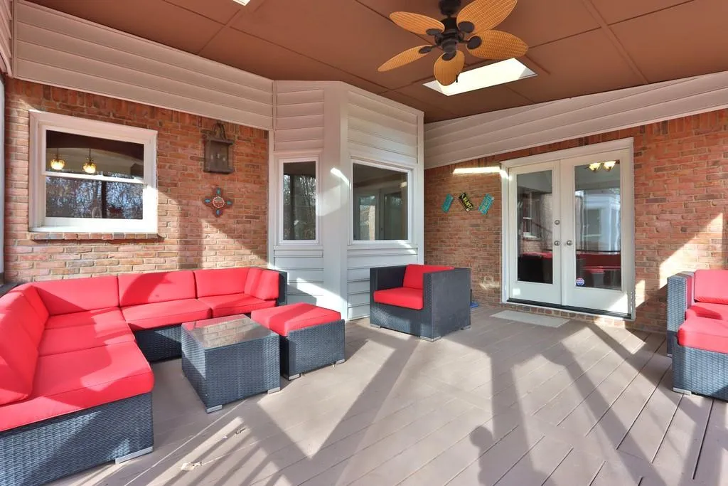 305 Skyridge Drive, Sandy Springs, Georgia 30350, 4 Bedrooms Bedrooms, ,3 BathroomsBathrooms,Residential,Sold,305 Skyridge Drive,6659820