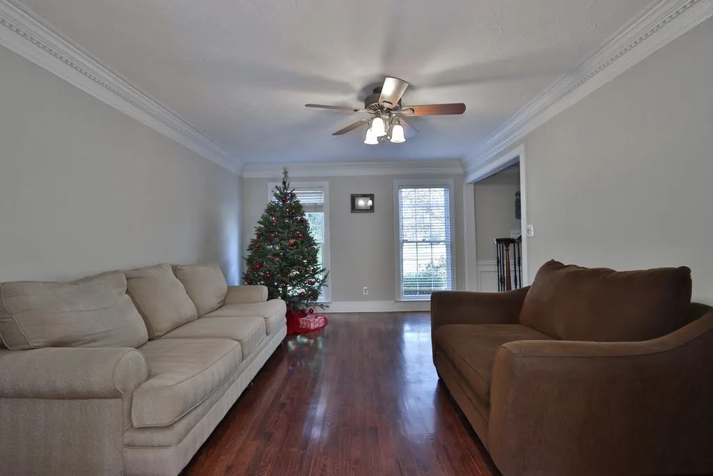 305 Skyridge Drive, Sandy Springs, Georgia 30350, 4 Bedrooms Bedrooms, ,3 BathroomsBathrooms,Residential,Sold,305 Skyridge Drive,6659820