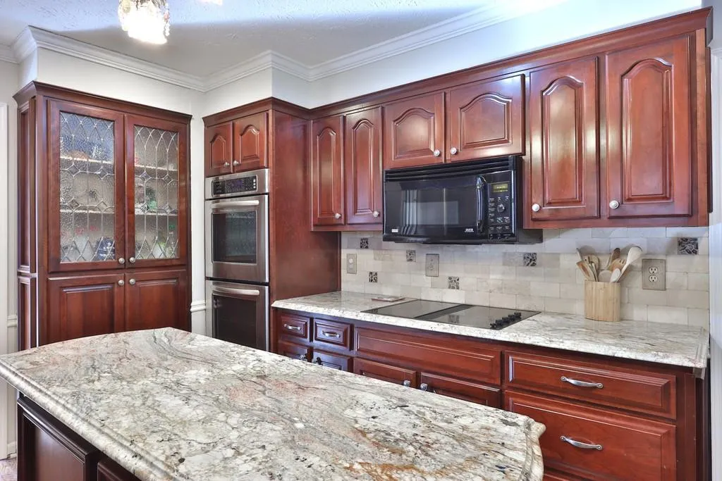 305 Skyridge Drive, Sandy Springs, Georgia 30350, 4 Bedrooms Bedrooms, ,3 BathroomsBathrooms,Residential,Sold,305 Skyridge Drive,6659820