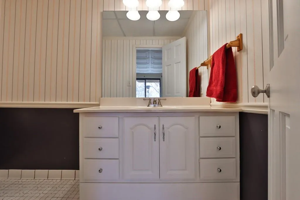 305 Skyridge Drive, Sandy Springs, Georgia 30350, 4 Bedrooms Bedrooms, ,3 BathroomsBathrooms,Residential,Sold,305 Skyridge Drive,6659820