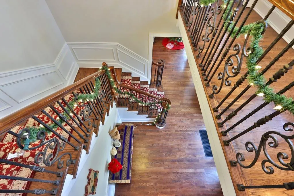 305 Skyridge Drive, Sandy Springs, Georgia 30350, 4 Bedrooms Bedrooms, ,3 BathroomsBathrooms,Residential,Sold,305 Skyridge Drive,6659820