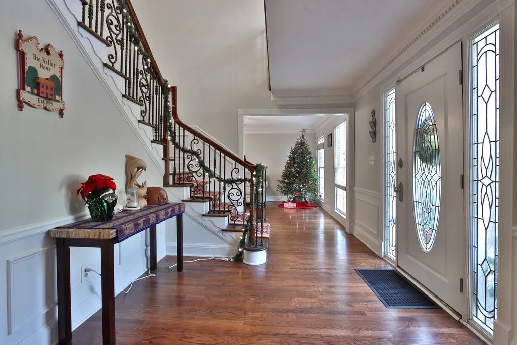 305 Skyridge Drive, Sandy Springs, Georgia 30350, 4 Bedrooms Bedrooms, ,3 BathroomsBathrooms,Residential,Sold,305 Skyridge Drive,6659820