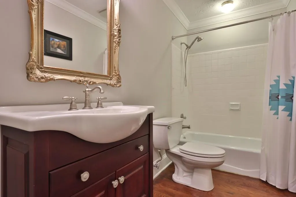 305 Skyridge Drive, Sandy Springs, Georgia 30350, 4 Bedrooms Bedrooms, ,3 BathroomsBathrooms,Residential,Sold,305 Skyridge Drive,6659820