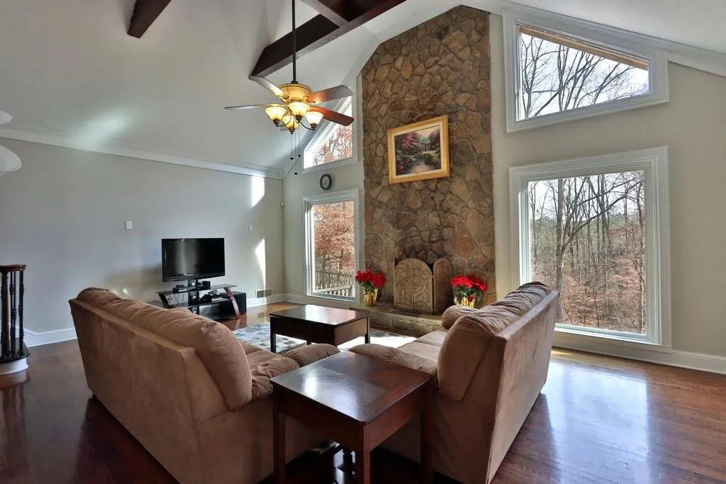 305 Skyridge Drive, Sandy Springs, Georgia 30350, 4 Bedrooms Bedrooms, ,3 BathroomsBathrooms,Residential,Sold,305 Skyridge Drive,6659820