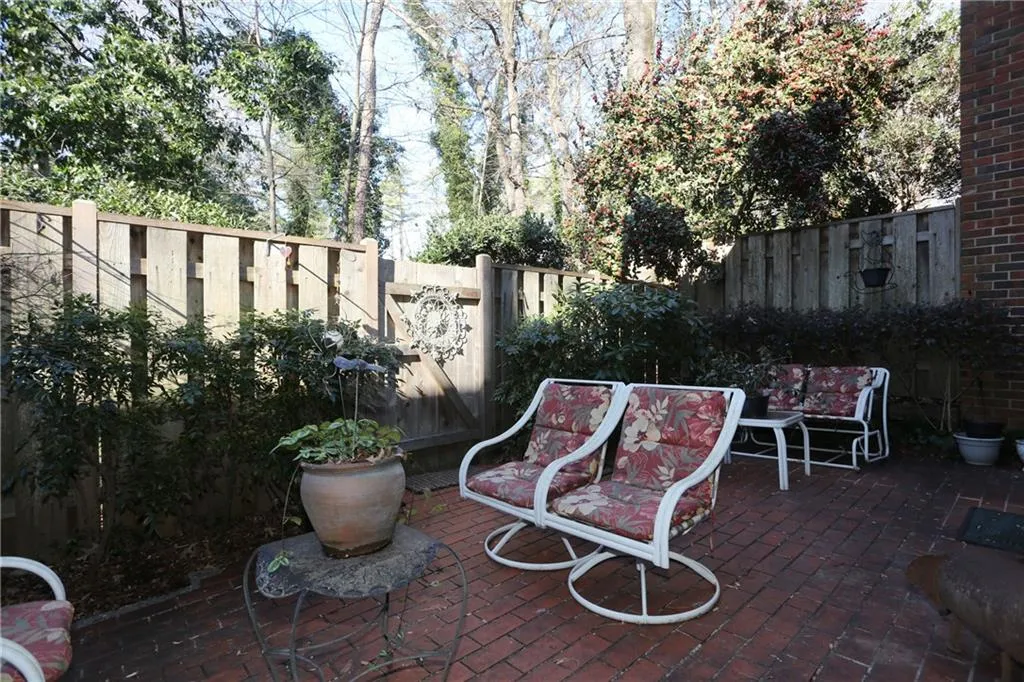 432 The North Chace Unit 432, Sandy Springs, Georgia 30328, 3 Bedrooms Bedrooms, ,2 BathroomsBathrooms,Residential,Sold,432 The North Chace Unit 432,5631448