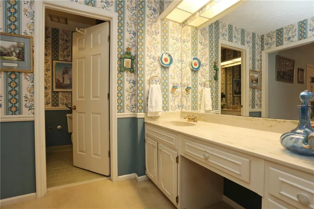 432 The North Chace Unit 432, Sandy Springs, Georgia 30328, 3 Bedrooms Bedrooms, ,2 BathroomsBathrooms,Residential,Sold,432 The North Chace Unit 432,5631448