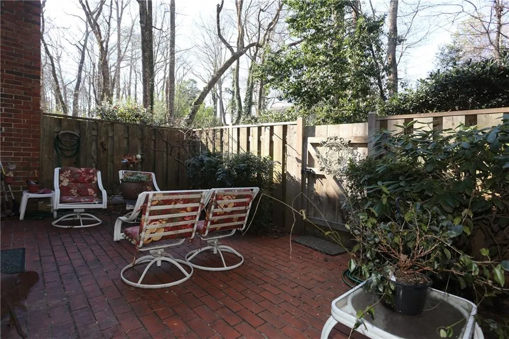 432 The North Chace Unit 432, Sandy Springs, Georgia 30328, 3 Bedrooms Bedrooms, ,2 BathroomsBathrooms,Residential,Sold,432 The North Chace Unit 432,5631448