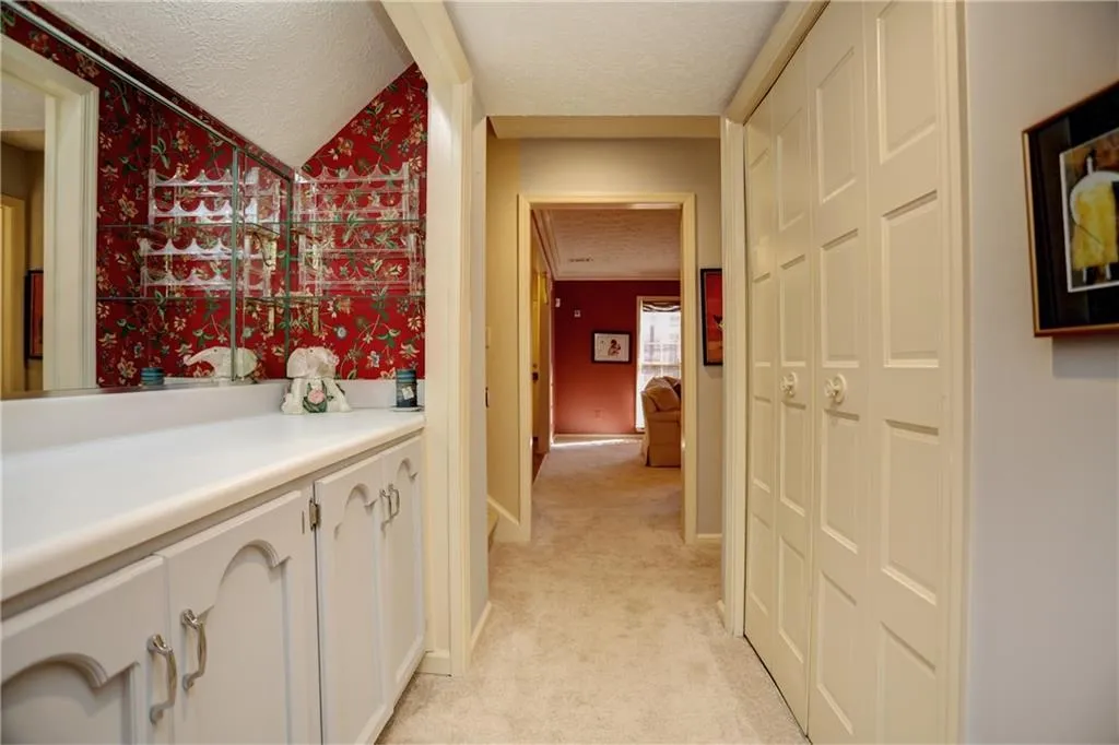 432 The North Chace Unit 432, Sandy Springs, Georgia 30328, 3 Bedrooms Bedrooms, ,2 BathroomsBathrooms,Residential,Sold,432 The North Chace Unit 432,5631448