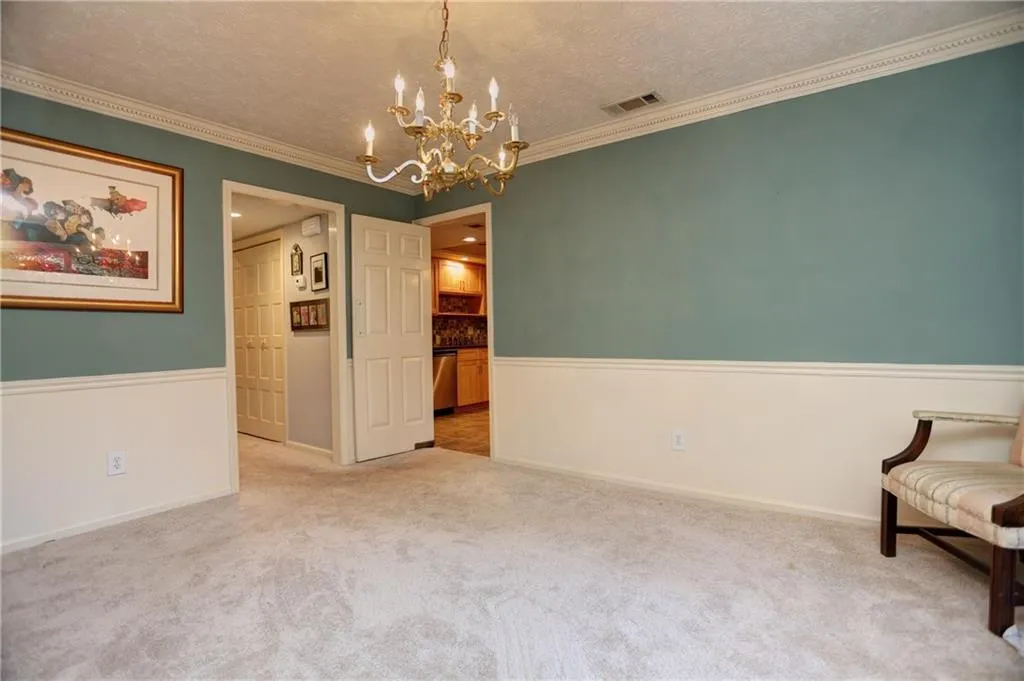 432 The North Chace Unit 432, Sandy Springs, Georgia 30328, 3 Bedrooms Bedrooms, ,2 BathroomsBathrooms,Residential,Sold,432 The North Chace Unit 432,5631448