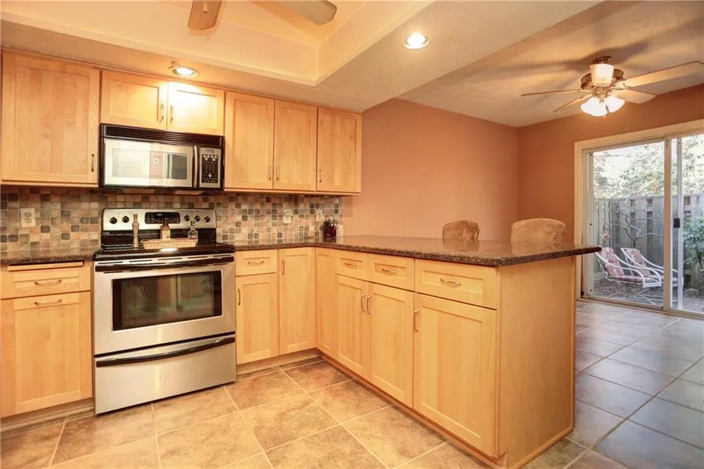 432 The North Chace Unit 432, Sandy Springs, Georgia 30328, 3 Bedrooms Bedrooms, ,2 BathroomsBathrooms,Residential,Sold,432 The North Chace Unit 432,5631448