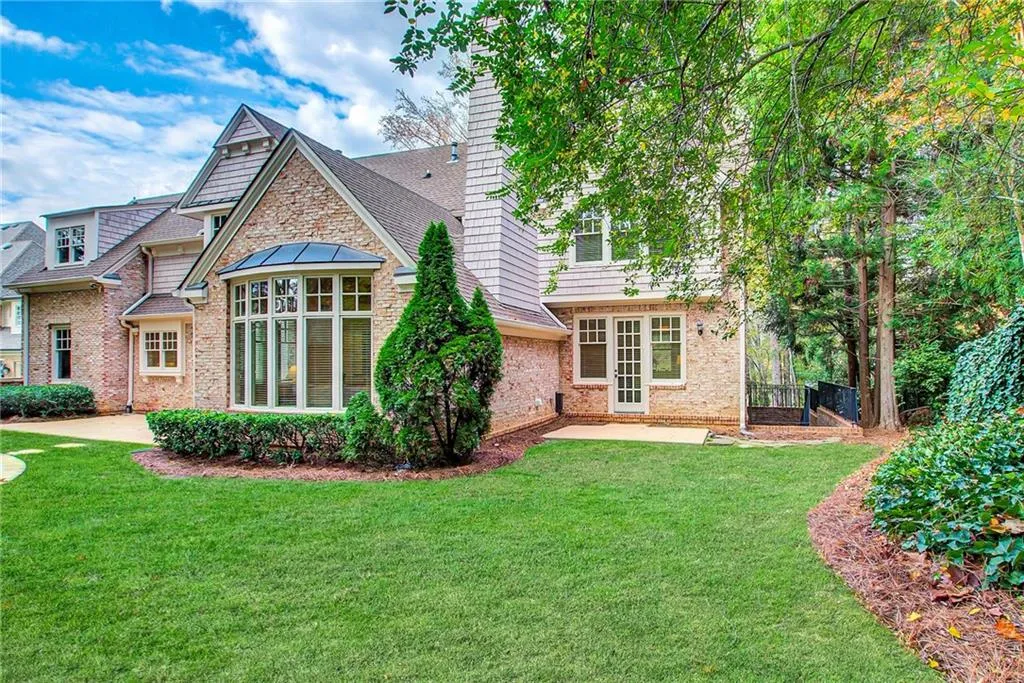 1065 Balmoral Road, Atlanta, Georgia 30342, 5 Bedrooms Bedrooms, ,4 BathroomsBathrooms,Residential,Sold,1065 Balmoral Road,7189769