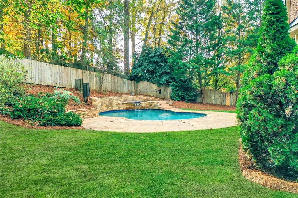 1065 Balmoral Road, Atlanta, Georgia 30342, 5 Bedrooms Bedrooms, ,4 BathroomsBathrooms,Residential,Sold,1065 Balmoral Road,7189769