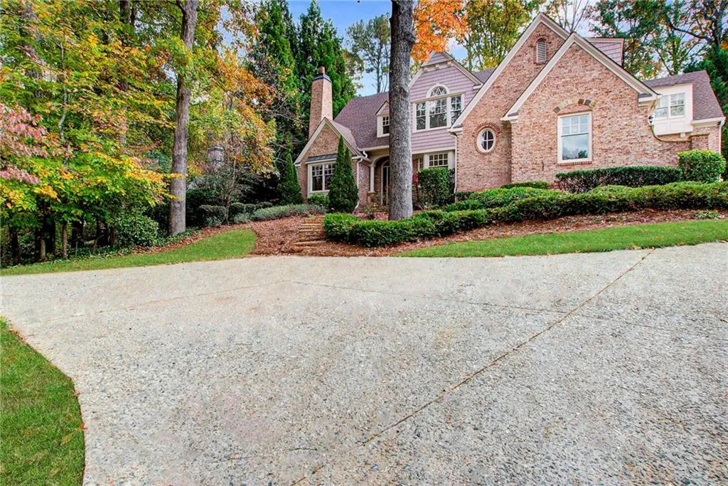 1065 Balmoral Road, Atlanta, Georgia 30342, 5 Bedrooms Bedrooms, ,4 BathroomsBathrooms,Residential,Sold,1065 Balmoral Road,7189769
