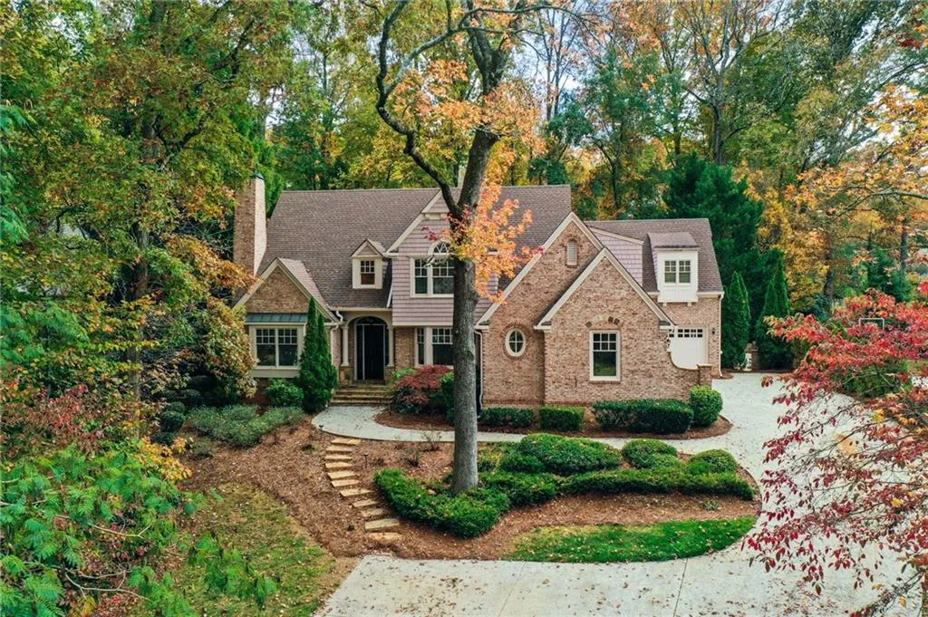 1065 Balmoral Road, Atlanta, Georgia 30342, 5 Bedrooms Bedrooms, ,4 BathroomsBathrooms,Residential,Sold,1065 Balmoral Road,7189769