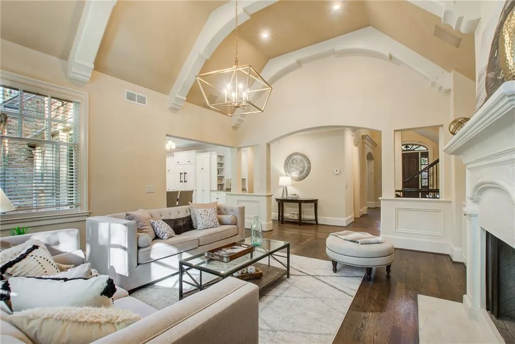 1065 Balmoral Road, Atlanta, Georgia 30342, 5 Bedrooms Bedrooms, ,4 BathroomsBathrooms,Residential,Sold,1065 Balmoral Road,7189769