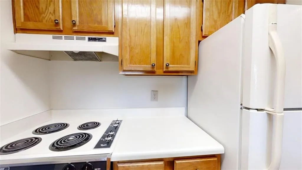 300 Johnson Ferry Road Ne Unit B1007, Sandy Springs, Georgia 30328, 1 Bedroom Bedrooms, ,1 BathroomBathrooms,Residential,Sold,300 Johnson Ferry Road Ne Unit B1007,7415968