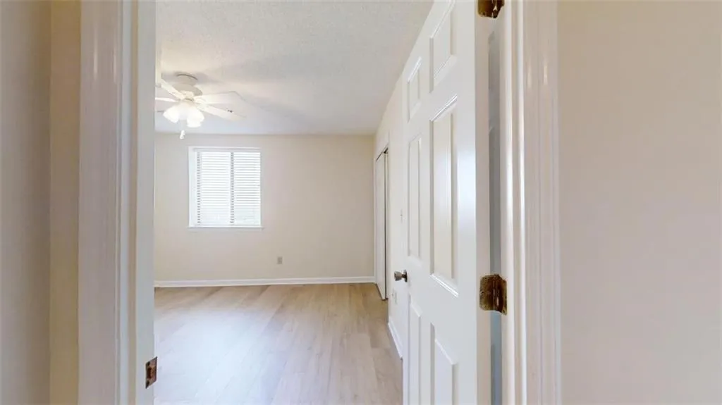 300 Johnson Ferry Road Ne Unit B1007, Sandy Springs, Georgia 30328, 1 Bedroom Bedrooms, ,1 BathroomBathrooms,Residential,Sold,300 Johnson Ferry Road Ne Unit B1007,7415968