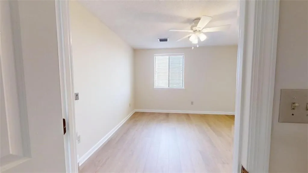 300 Johnson Ferry Road Ne Unit B1007, Sandy Springs, Georgia 30328, 1 Bedroom Bedrooms, ,1 BathroomBathrooms,Residential,Sold,300 Johnson Ferry Road Ne Unit B1007,7415968