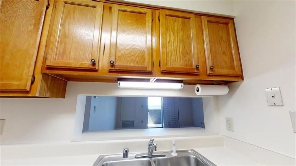 300 Johnson Ferry Road Ne Unit B1007, Sandy Springs, Georgia 30328, 1 Bedroom Bedrooms, ,1 BathroomBathrooms,Residential,Sold,300 Johnson Ferry Road Ne Unit B1007,7415968