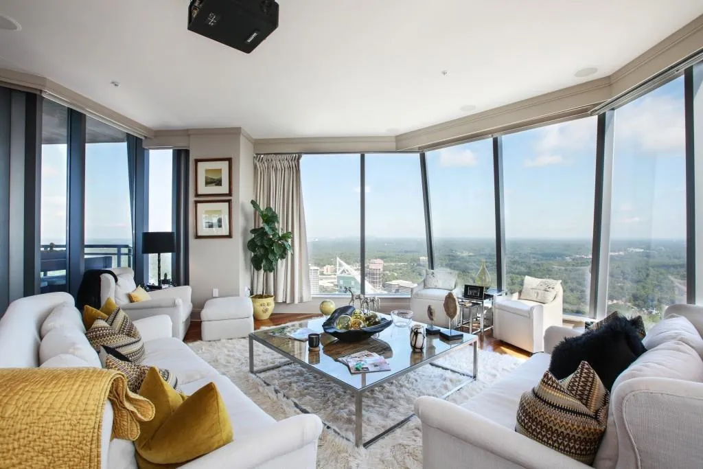 3344 Peachtree Road Ne Unit 4002, Atlanta, Georgia 30326, 2 Bedrooms Bedrooms, ,2 BathroomsBathrooms,Residential,Sold,3344 Peachtree Road Ne Unit 4002,5991785