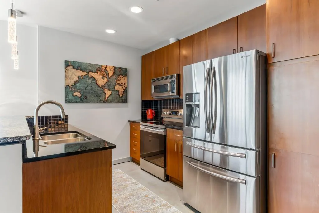 Atlanta, Georgia 30309, 2 Bedrooms Bedrooms, ,2 BathroomsBathrooms,Residential,For Sale,7625819