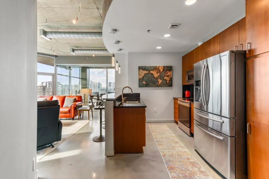 Atlanta, Georgia 30309, 2 Bedrooms Bedrooms, ,2 BathroomsBathrooms,Residential,For Sale,7625819