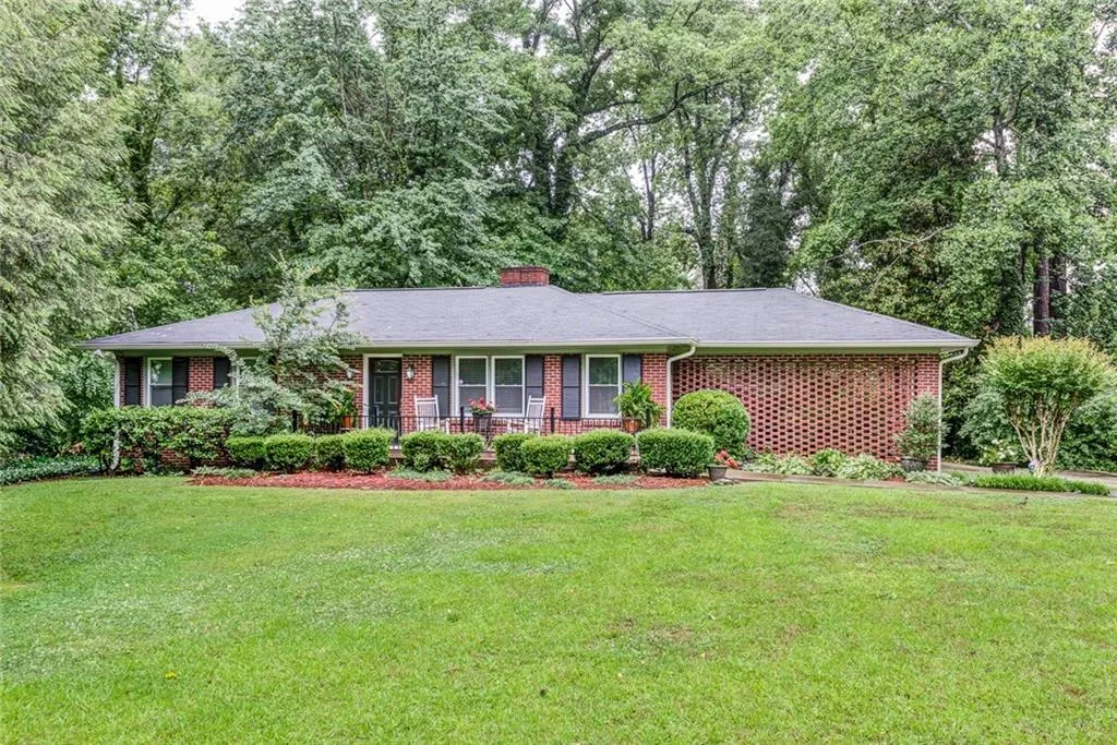 6058 Harleston Road Ne, Sandy Springs, Georgia 30328, 2 Bedrooms Bedrooms, ,1 BathroomBathrooms,Residential,Sold,6058 Harleston Road Ne,5853970