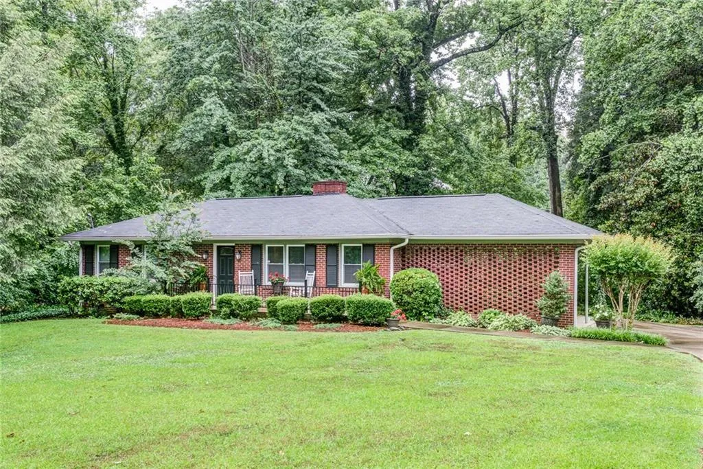 6058 Harleston Road Ne, Sandy Springs, Georgia 30328, 2 Bedrooms Bedrooms, ,1 BathroomBathrooms,Residential,Sold,6058 Harleston Road Ne,5853970