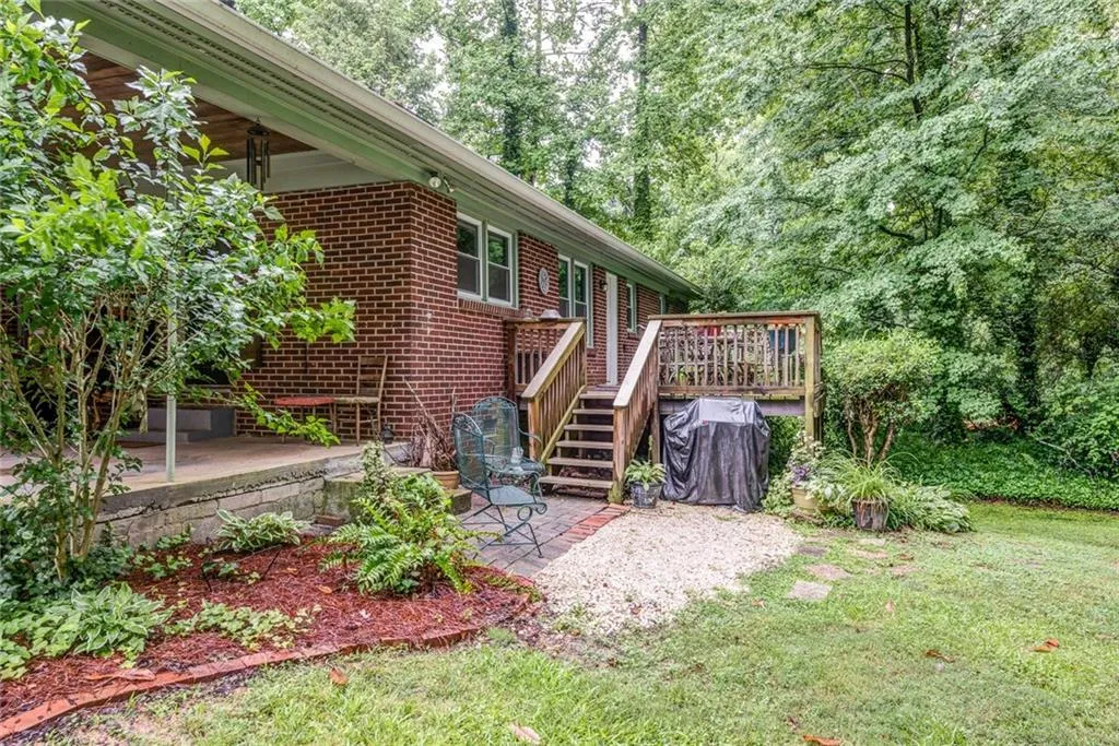 6058 Harleston Road Ne, Sandy Springs, Georgia 30328, 2 Bedrooms Bedrooms, ,1 BathroomBathrooms,Residential,Sold,6058 Harleston Road Ne,5853970