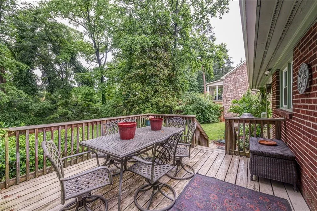 6058 Harleston Road Ne, Sandy Springs, Georgia 30328, 2 Bedrooms Bedrooms, ,1 BathroomBathrooms,Residential,Sold,6058 Harleston Road Ne,5853970
