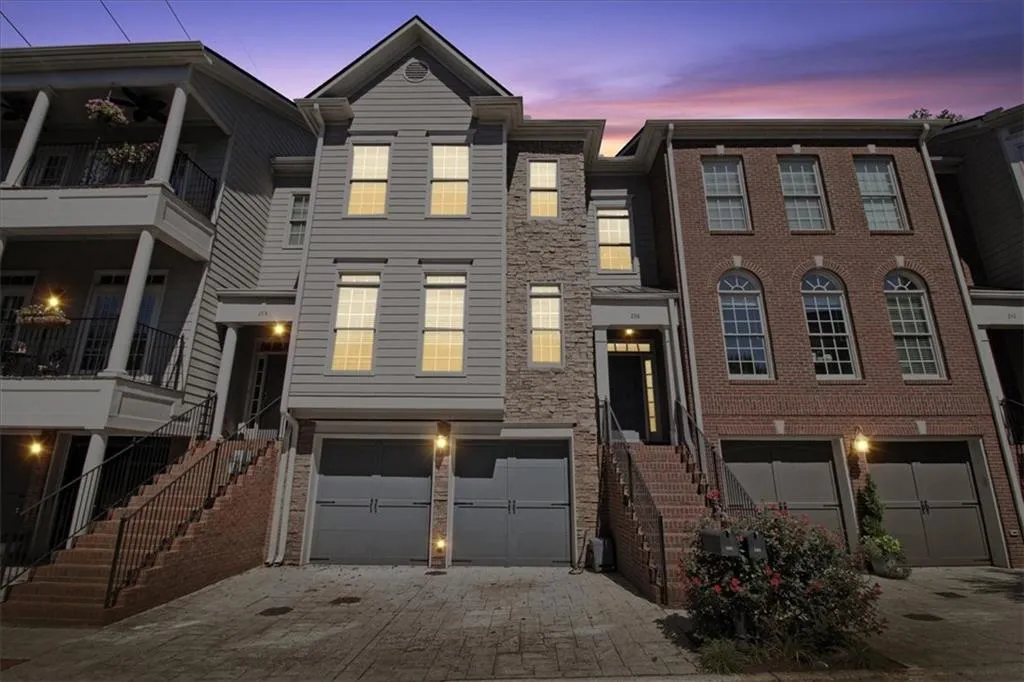 238 Meeting Lane Unit 47, Atlanta, Georgia 30342, 4 Bedrooms Bedrooms, ,2 BathroomsBathrooms,Residential,Sold,238 Meeting Lane Unit 47,6949519