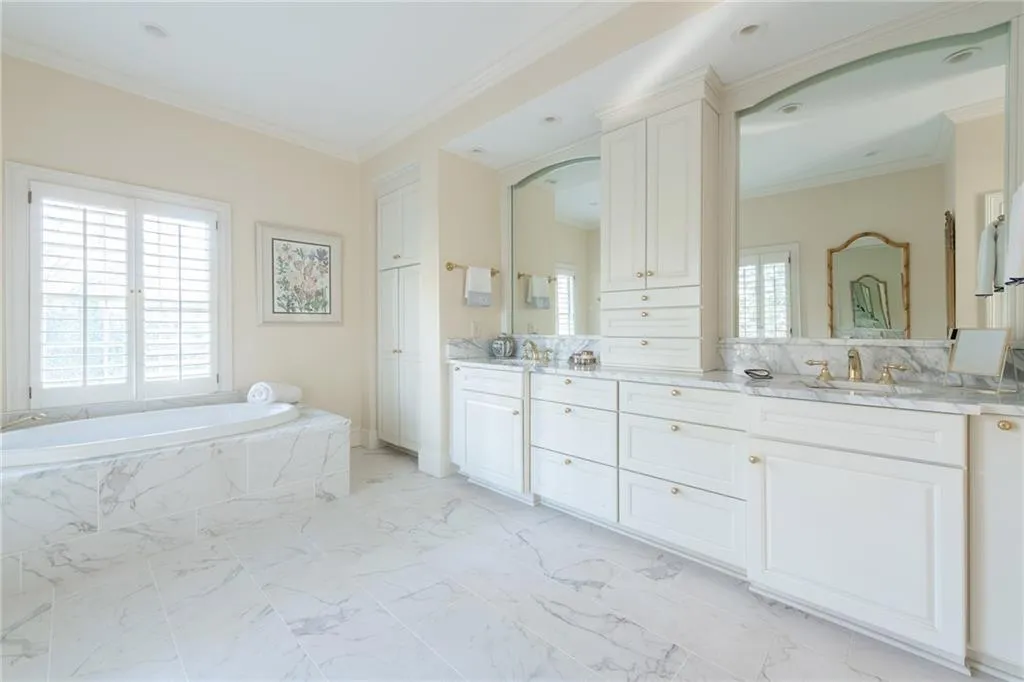 3460 Paces Valley Road Nw, Atlanta, Georgia 30327, 5 Bedrooms Bedrooms, 0 ,4 BathroomsBathrooms,Residential,For Sale,3460 Paces Valley Road Nw,7709498