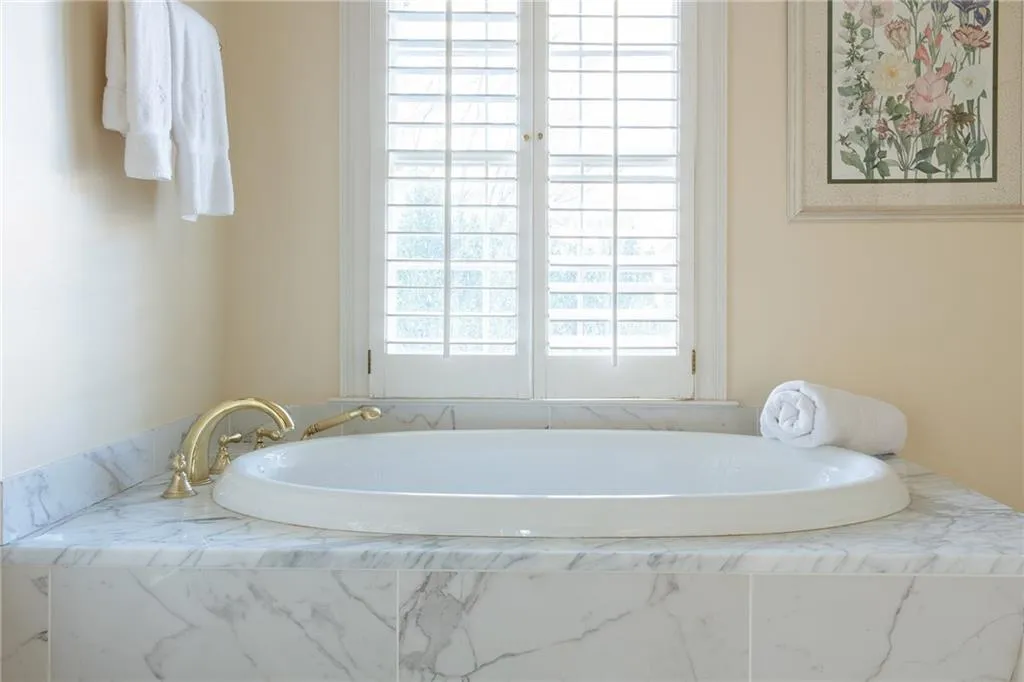 3460 Paces Valley Road Nw, Atlanta, Georgia 30327, 5 Bedrooms Bedrooms, 0 ,4 BathroomsBathrooms,Residential,For Sale,3460 Paces Valley Road Nw,7709498