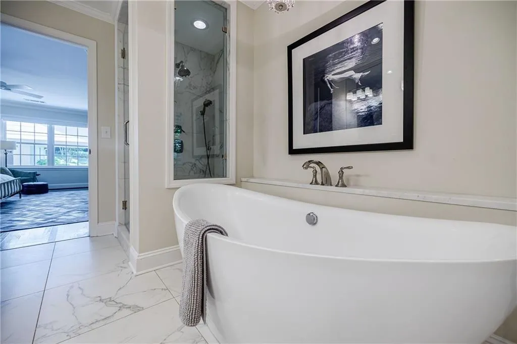 5640 Lake Forrest Drive, Atlanta, Georgia 30342, 5 Bedrooms Bedrooms, ,4 BathroomsBathrooms,Residential,Sold,5640 Lake Forrest Drive,7273487