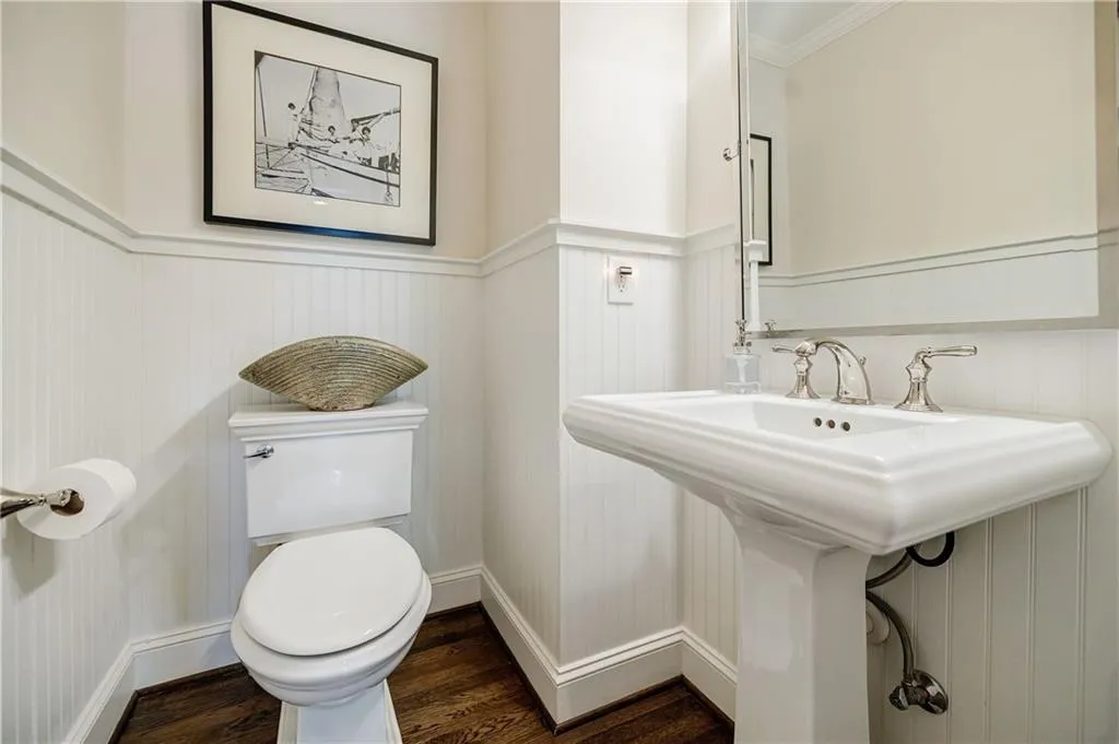 5640 Lake Forrest Drive, Atlanta, Georgia 30342, 5 Bedrooms Bedrooms, ,4 BathroomsBathrooms,Residential,Sold,5640 Lake Forrest Drive,7273487