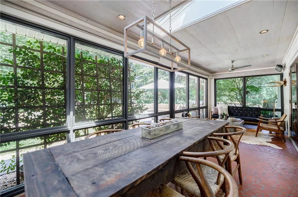 5640 Lake Forrest Drive, Atlanta, Georgia 30342, 5 Bedrooms Bedrooms, ,4 BathroomsBathrooms,Residential,Sold,5640 Lake Forrest Drive,7273487