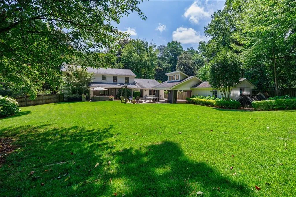 5640 Lake Forrest Drive, Atlanta, Georgia 30342, 5 Bedrooms Bedrooms, ,4 BathroomsBathrooms,Residential,Sold,5640 Lake Forrest Drive,7273487