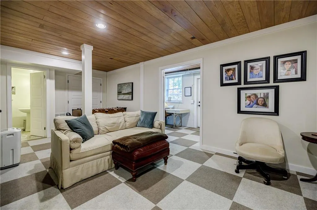 5640 Lake Forrest Drive, Atlanta, Georgia 30342, 5 Bedrooms Bedrooms, ,4 BathroomsBathrooms,Residential,Sold,5640 Lake Forrest Drive,7273487