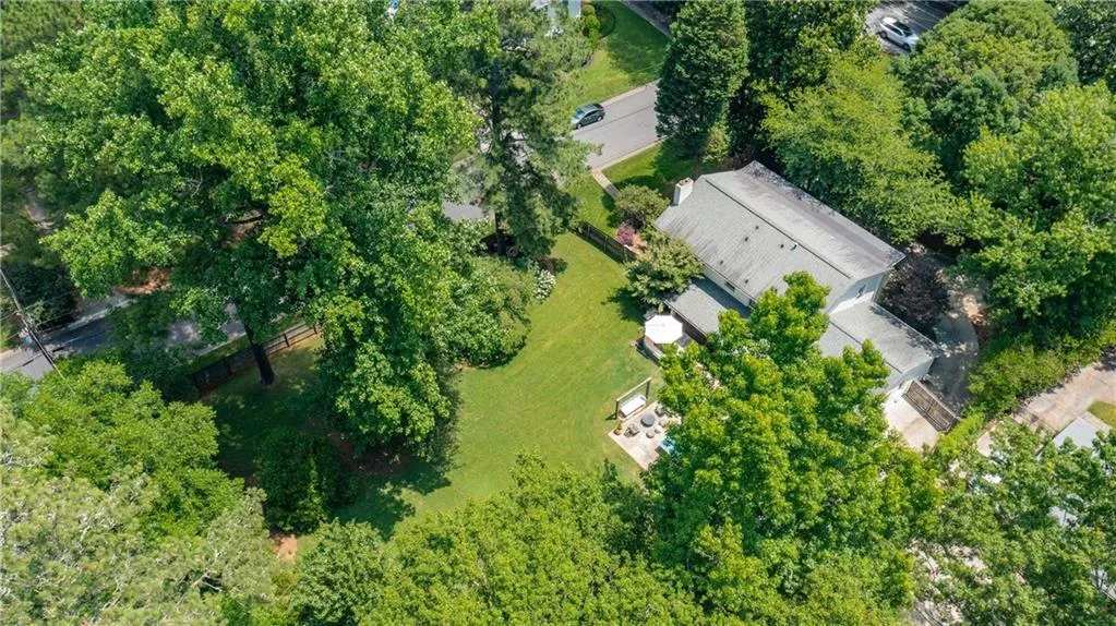 5640 Lake Forrest Drive, Atlanta, Georgia 30342, 5 Bedrooms Bedrooms, ,4 BathroomsBathrooms,Residential,Sold,5640 Lake Forrest Drive,7273487