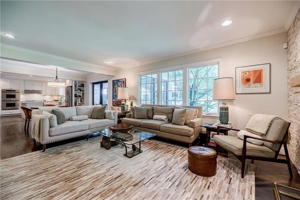 5640 Lake Forrest Drive, Atlanta, Georgia 30342, 5 Bedrooms Bedrooms, ,4 BathroomsBathrooms,Residential,Sold,5640 Lake Forrest Drive,7273487