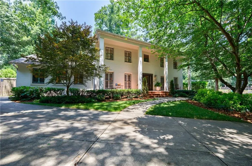 5640 Lake Forrest Drive, Atlanta, Georgia 30342, 5 Bedrooms Bedrooms, ,4 BathroomsBathrooms,Residential,Sold,5640 Lake Forrest Drive,7273487