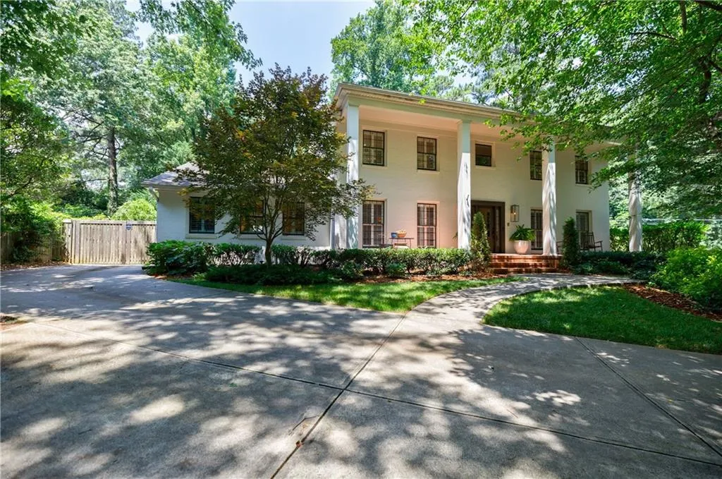 5640 Lake Forrest Drive, Atlanta, Georgia 30342, 5 Bedrooms Bedrooms, ,4 BathroomsBathrooms,Residential,Sold,5640 Lake Forrest Drive,7273487