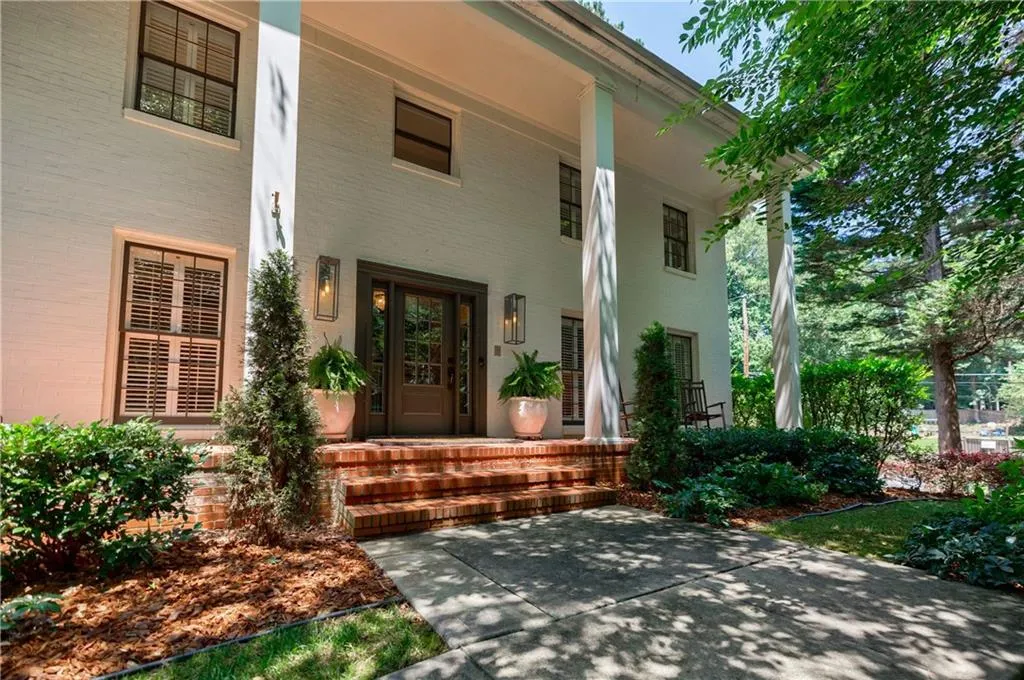 5640 Lake Forrest Drive, Atlanta, Georgia 30342, 5 Bedrooms Bedrooms, ,4 BathroomsBathrooms,Residential,Sold,5640 Lake Forrest Drive,7273487