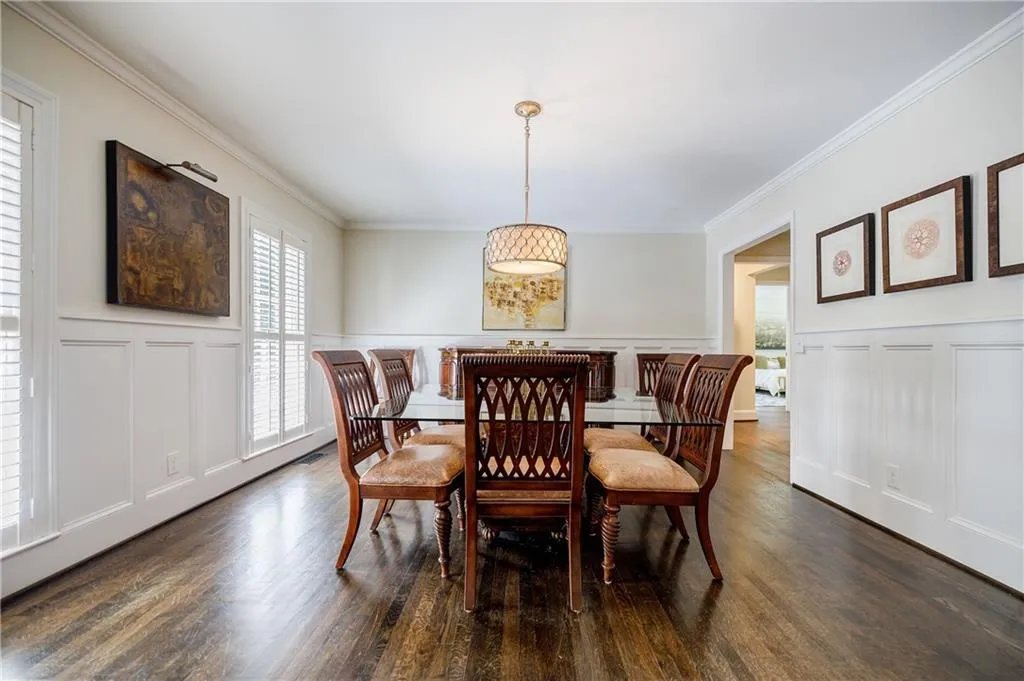 5640 Lake Forrest Drive, Atlanta, Georgia 30342, 5 Bedrooms Bedrooms, ,4 BathroomsBathrooms,Residential,Sold,5640 Lake Forrest Drive,7273487